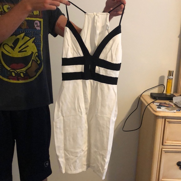 White and black dress - Picture 2 of 2